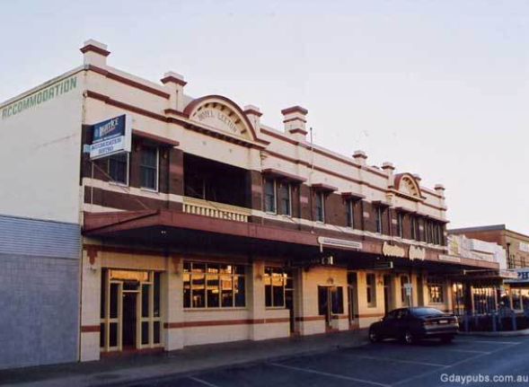 Leeton Hotels