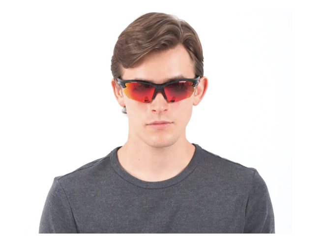 Online vs In-Store: Buying Prescription Sunglasses in Canada