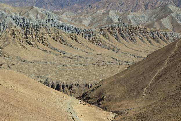 Upper Mustang Jeep Tour vs Motorbike Tour: Which Adventure Should You Choose