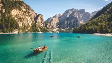 5 Essential Travel Hacks for Staying Connected Abroad Without Roaming Fees