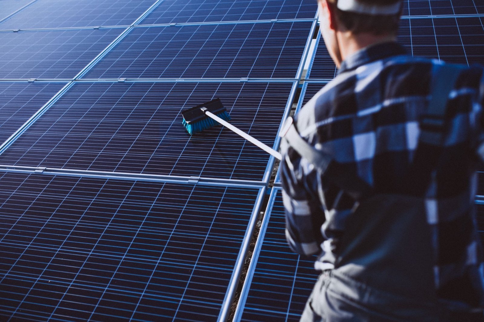 Solar Panel Cleaning Phoenix AZ | Professional & Affordable Solar Panel Cleaning Service