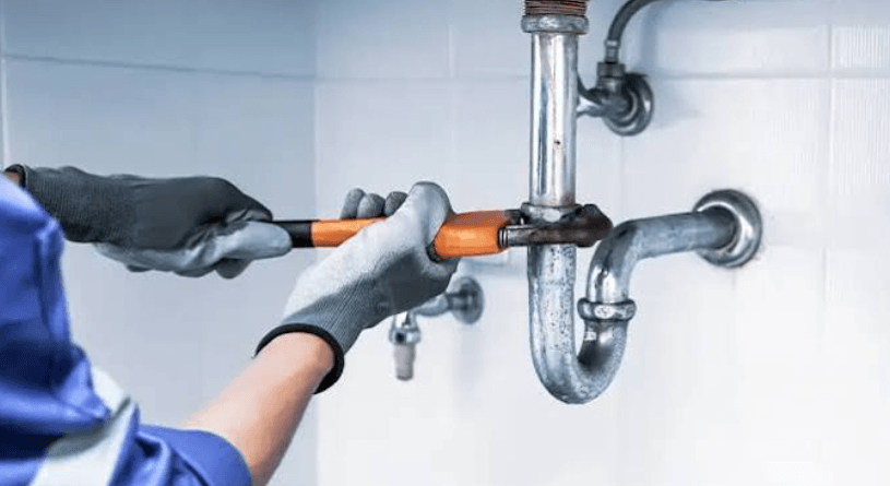 When to Request Plumbing Help Before a Small Issue Gets Worse
