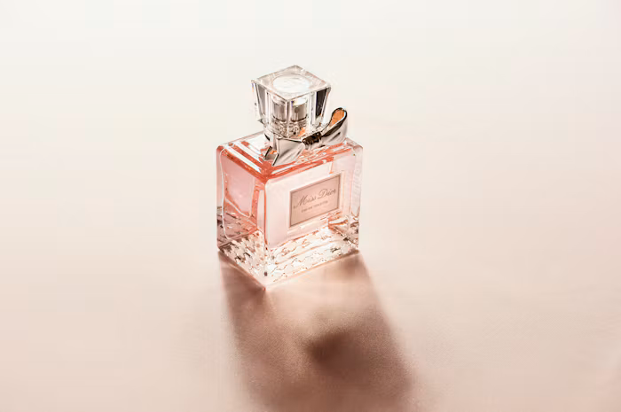 The Poetry of Objects: How Custom Glass Packaging Elevates Artisanal Brand Identity